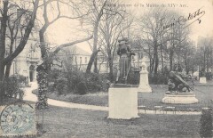 Carte postale ancienne Square de la Mairie du XIVe Arrondissement
                                                                     à Paris 14e
                                
