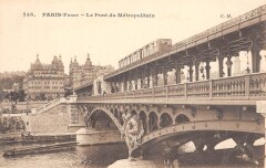 Carte postale ancienne Passy - Le Pont du Métropolitain
                                                                     à Paris 15e
                                