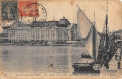 Trouville Sur Mer Le Casino Vue Prise Du Quai Vallee à Trouville-sur-Mer