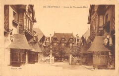 Deauville Entree Du Normandy Hotel à Deauville
