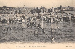 Trouville Sur Mer La Plage A L'Heure Des Bains - Scene De Plage - Mer à Trouville-sur-Mer