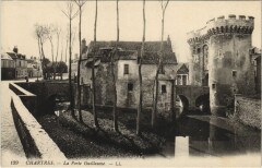 Chartres Porte Guillaume France à Chartres