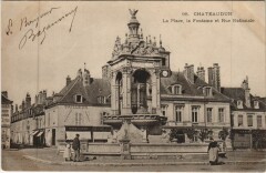 Chateaudun La Place - La Fontaine et Rue Nationale