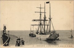 Honfleur - L'Entree du Port au Moment de la Maree Ships