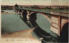 Vichy Le Pont sur l'Allier à Vichy