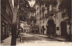 Vichy Rue Marechal Foch et Hotel International -
																					03200 Vichy
																			