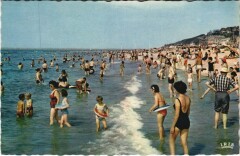 Trouville La Plage a l'Heure du Bain