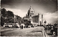 Lisieux Vue vers la Basilique à Lisieux