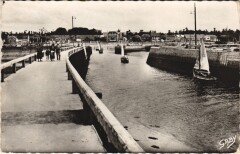 Grandcamp-les-Bains L'Entree du Port
