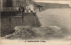 Arromanches-les-Bains La Digue et la Plage à Arromanches-les-Bains