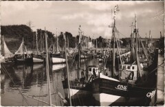 Port-en-Bessin Bateaux dans le Deuxieme Bassin