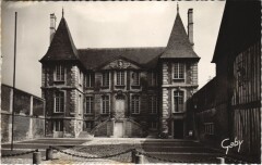 Pont-l'Eveque L'Hotel de Ville