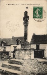Plechatel Croix du Xv. Siecle a Personnages