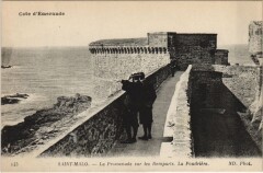 Saint-Malo La Promenade sur les Remparts - La Poudriere à Saint-Malo