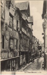 Lisieux Rue aux Fevres à Lisieux