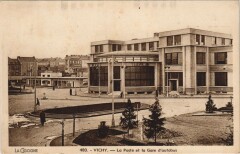 Vichy La Poste et la Gare d'autobus France à Vichy