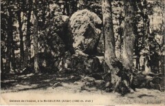 Dolmen de l'Assise a la Madeleine -
													03 Allier
												