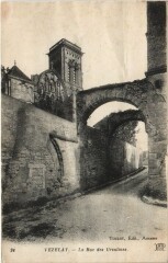 Vezelay La Rue des Ursulines