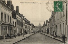 Villeneuve-L'Archeveque Rue de la Republique France