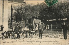 Fleurines La Saint-Hubert - La Meute avant la Benediction - Hounds à Fleurines