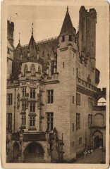 Pierrefonds Chateau - L'Entree du Chateau à Pierrefonds