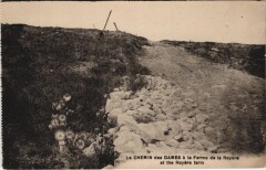 Entree de la grotte du dragon et monument de la
