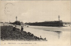 Trouville-sur-Mer Les Jetees a Maree Basse à Trouville-sur-Mer