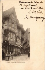 Thiers Le Chateau du Piroux à Thiers