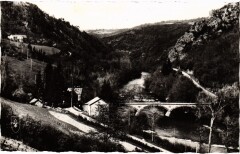 Chateauneuf-les-Bains Le Pont Brainant