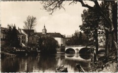 Arcy-sur-Cure Le Pont d'Arcy et l'Eglise à Arcy-sur-Cure
