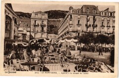 Le Mont-Dore - Aperitif a la terrasse du Casino à Mont-Dore