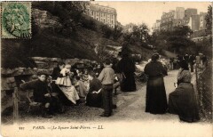 Carte postale ancienne Le Square Saint-Pierre
                                                                     à Paris 18e
                                