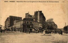 Carte postale ancienne Carrefour Rue de Vaugirard et Boulevard du Montparnasse
                                                                     à Paris 6e
                                