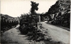 Les Baux Entree du Village