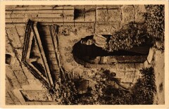 Saint-Remy-de-Provence Jeune Fille et Vieilles Pierres