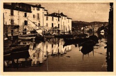 Martigues Harbour Scene à Martigues