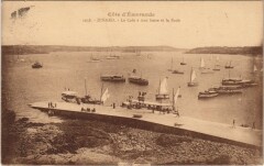 Dinard La Cale a mer basse et la Rade à Dinard