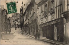 Fougeres Les Porches rue de la Pinterie
