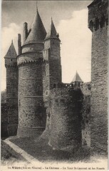 Vitre le Chateau , Tour Saint-Laurent et les Fosses