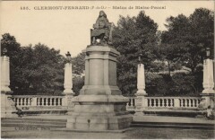 Clermont Ferrand Statue de Blaise à Clermont-Ferrand