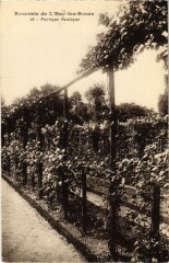 L'Hay-les-Roses Portique Rustique France