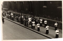 Paris carte photo procession