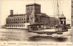 Marseille Le Fort Saint-Jean et Nacelle du Pont Transbordeur à Marseille