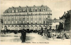 Paris 1e Place du Palais-Royal Sortie du Metropolitain à Paris 1er