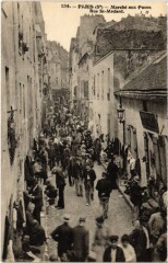 Paris 5e Marche aux Puces rue Mouffetard à Paris 5e