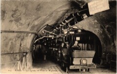 Carte postale ancienne Paris Souterrain Les Egouts Visite en wagonnet
                                