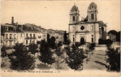 Dax Place des Tilleuls et la Catherale