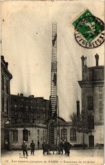 Paris Sapeurs-Pompiers Firefighters Exercice de l'echelle