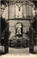 Riom Entree du Musee France