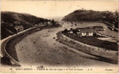 Saint-Brieuc L'Entree du Port du Legeu et la Tour de Cesson à Saint-Brieuc